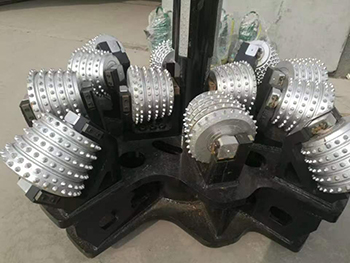 φ1.8米擴孔鉆頭